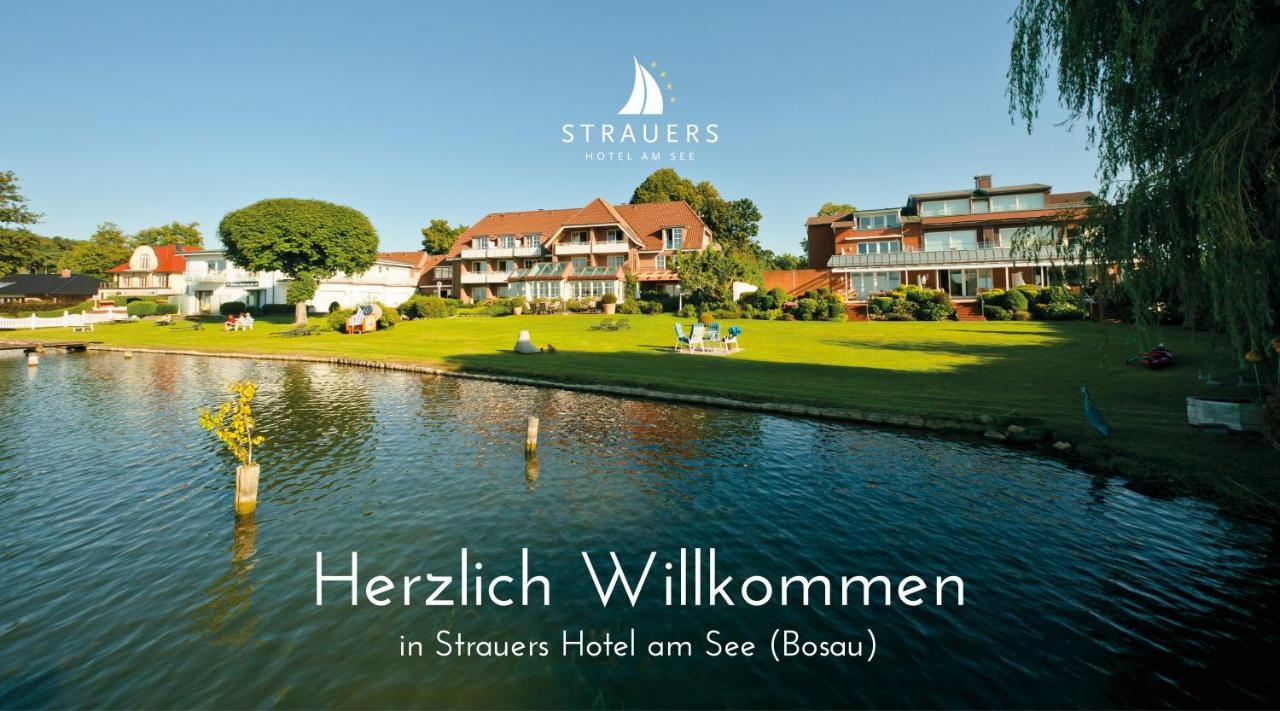 Strauers Hotel Am See Bosau エクステリア 写真